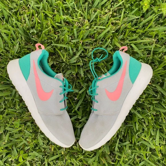 Nike Roshe One South Beach Shoes - Picture 1 of 6